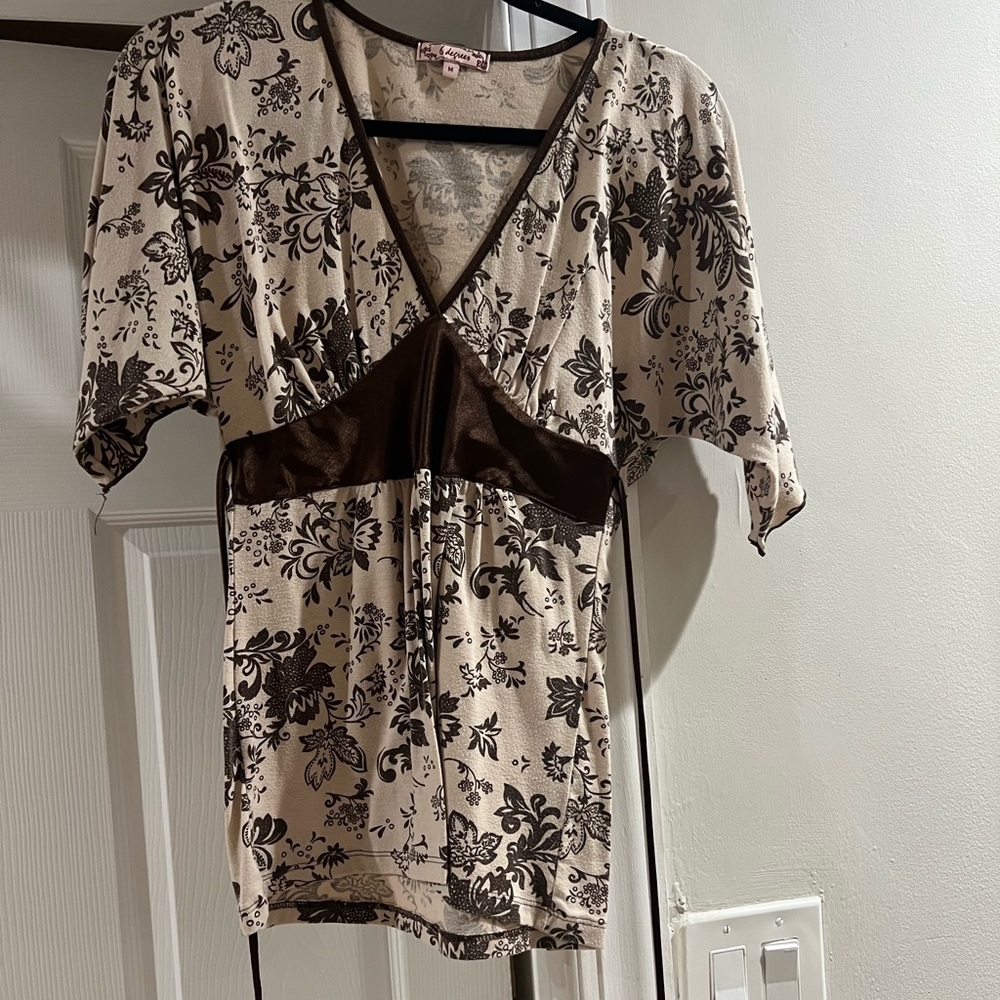Medium top that tied in the back..great condition